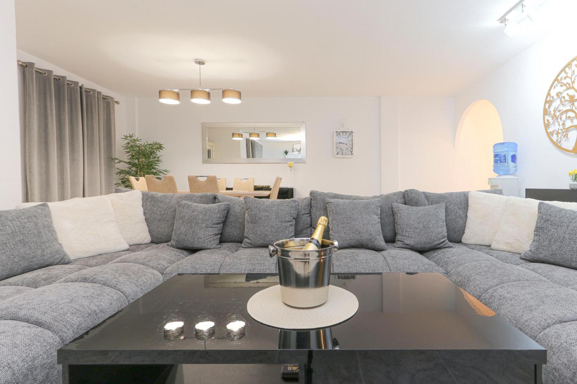Presidential Suite Villamartin Plaza Av Brisas 67 Alicante Dış mekan fotoğraf